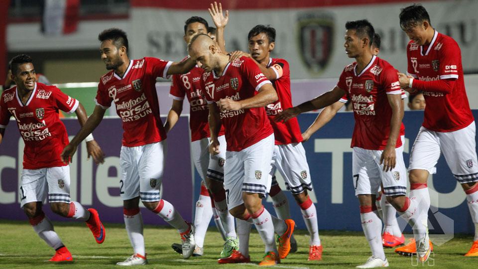Para%20pemain%20Bali%20United%20FC%20di%20TSC%202016.